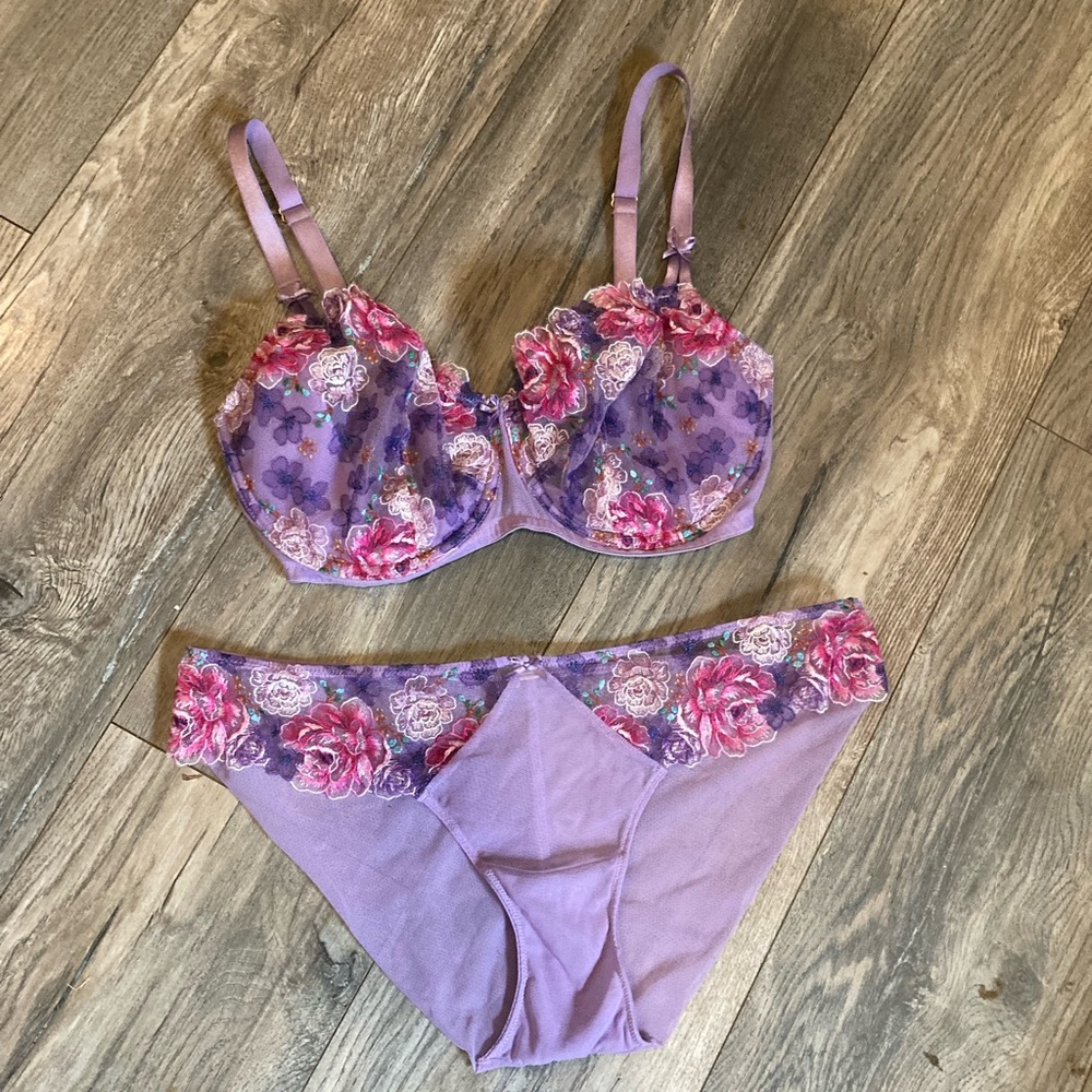 Victoria's Secret Purple and Pink Floral Lace Bra Set